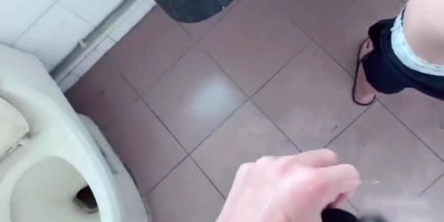 Ch?ch gáI v?n phòng trung qu?c trong toilet công ty