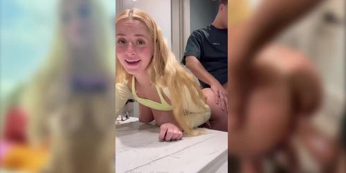 Skinny Blonde Fucked In Public R7Lfj3T