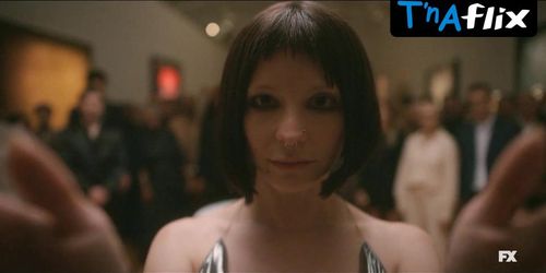 Emma Roberts Lesbian Scene  in American Horror Story