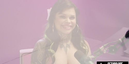 UP CLOSE How Women Orgasm With Busty Tattooed Babe Xwife Karen INTENSE HITACHI ORGASM FULL SCENE