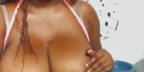 Big And Busty Ebony Cam Slut