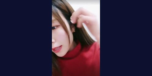 20????????????????????? ??????????A beautiful 20-year-old slutty live broadcast leaking pussy and milk while eating a cock, ext