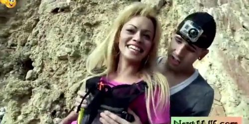 Mario fuck girl while rock climbing
