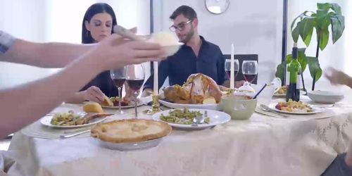 casting mother fucks son & eats creampie for thanksgiving trea (????Emma Hix????, Logan Long)