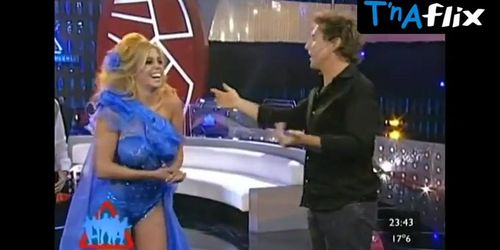 Virginia Gallardo Butt,  Breasts Scene  in Animales Sueltos