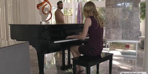 Blonde TS MILF Mandy Mitchell fucked muscle hunk Mike from behind (Mandy Tyler, Mike Panic)