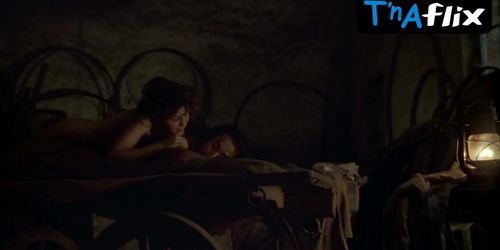 Juliette Binoche Breasts Scene  in The English Patient