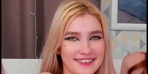 Emma Roberts Look-alike Hatebelly of Cuteberries_fans aka Darlyn on Scarlepastery account on Chaturbate in 2021 - Before she re