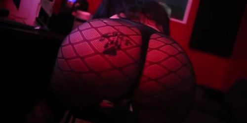 Nat Foxx twerk