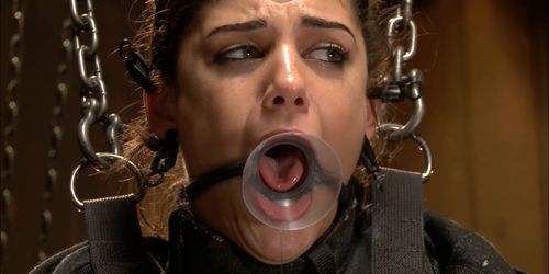 Slave in straitjacket gets vibrated (Bonnie Rotten)