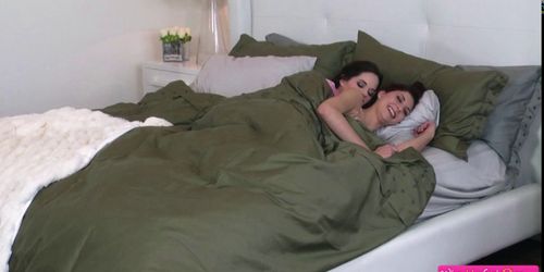 Horny babe Ashlyn Molloy and Jenna Ross in licking and fingering pussy (Ashley Scott, Jenna J Ross)