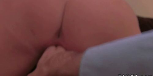 Tattooed British amateur fucked on casting