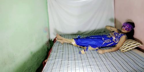 Indian Aunty Anita Singh in Blue Desi Dress Fingering Pussy Masturbation (IndianSexVideo)