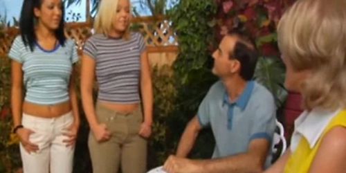MyVidsRocK4Life's Emma & Alexis do Peter Brady (Alexis Love, Emma Heart)