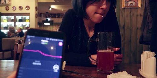 I took control of my stepsister's vibrator in the bar and brought her to orgasm. (MySchoolLife)