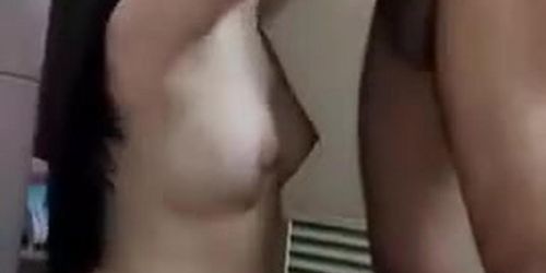 Cojiendo morrita en el baño - Tnaflix.com
