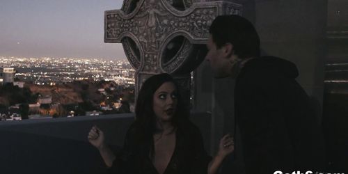 Whitney challenge her stepbro Small Hands to masturbate inside her coffin (Whitney Wright)