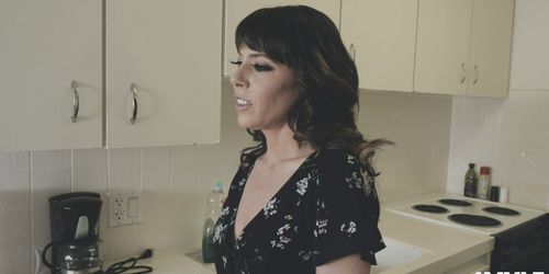 MIlf Vera King feeling so horny and cant wait for her husband to come home (Lexi Foxy)