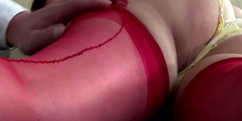 LARAS PLAYGROUND - Brit mature in stockings facesitting (Kaylana Reese, Lara Latex)