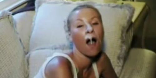 Amateur wife gives oral relief 24