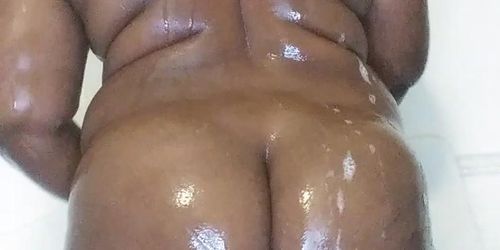She finally Washing her Nasty Ass 