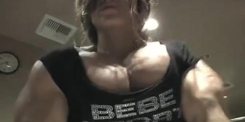 Massive Female Bodybuilder Flexes Mountainous Pecs