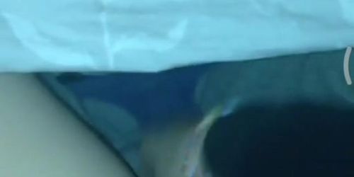 Une pute se branle sur WhatsApp