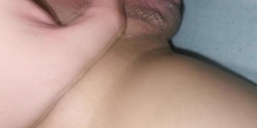 I fucked my GIRLFRIEND'S best friend pussy when she's sleeping this pink head make me cum inside