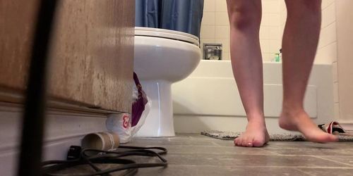 Spy cam mostly feet after showering - pregnant Teen - REAL