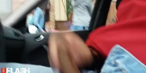 2 asian girls car dickflash