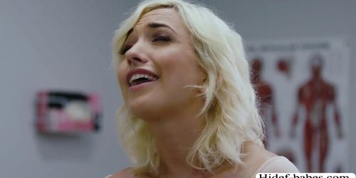Horny Milf Dana fingers and licks Elizas pussy on the table