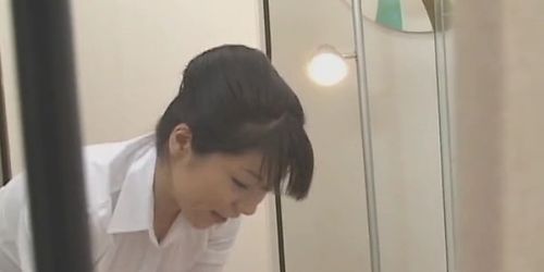 Japanese massage 06 - female masseuse with a guy - amazing