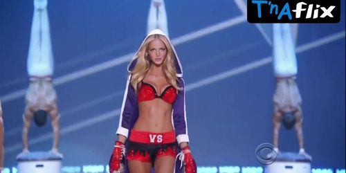 Erin Heatherton Underwear Scene  in The Victoria'S Secret Fashion Show 2010