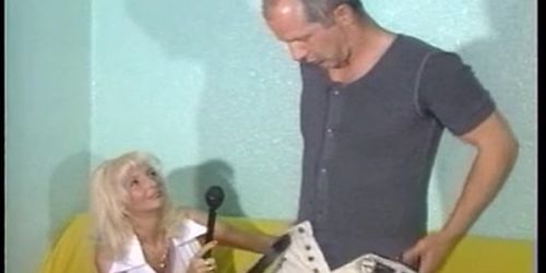 Sandra CFNM Handjob