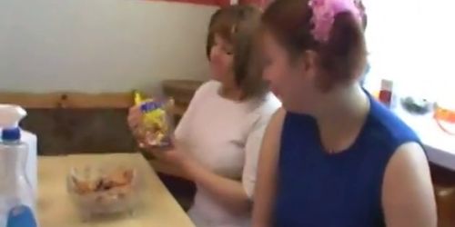 ANGELA HUNT VS GIRLFRIEND (Strap On)