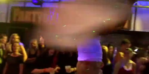 Chupando Muita Rola No Clube De Swing
