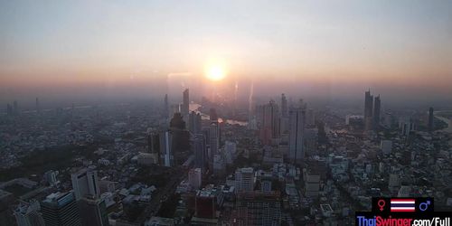 THAI SWINGER - Amateur teen couple having sex after a day out in Bangkok Thailand