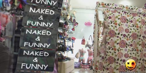 Breaking bra prank