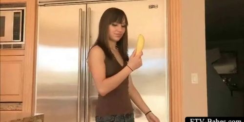 Teen temptress strips and inserts a vibrator in pussy