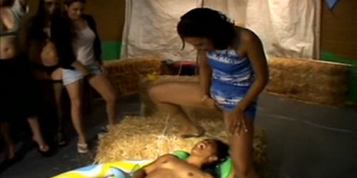 Girls squirting in circle