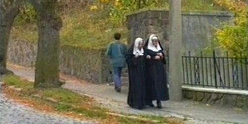 german NUNS.....2 NUNS 1 PRIEST