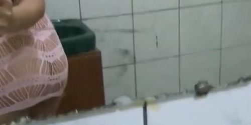 Joven zorra se graba ese gran culo que tiene- OMG que rica que está para follarla bien duro