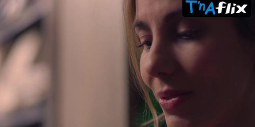 Kathryn Hahn Lesbian Scene  in Mrs. Fletcher