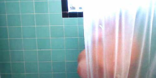 Dicke Titten unter der Dusche - Big Tits under a shower