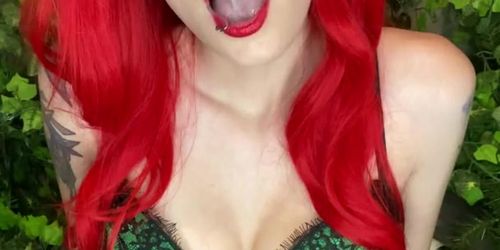 Poison Ivy Spit Play Clip Cosplay Redhead