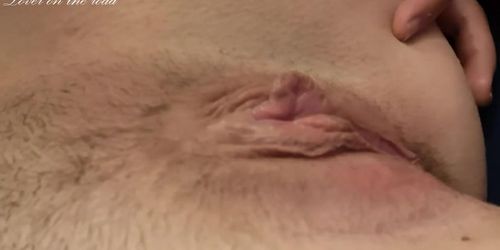 HUGE WET ORGASM! I masturbate my coed sis until she comes. Would you like the same to your pussy?