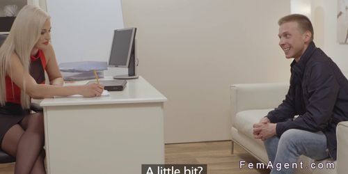 Dude bangs glamorous female agent