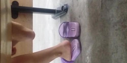 chinese candid girl shoeplay in classroom,secret steal her shoe and cum