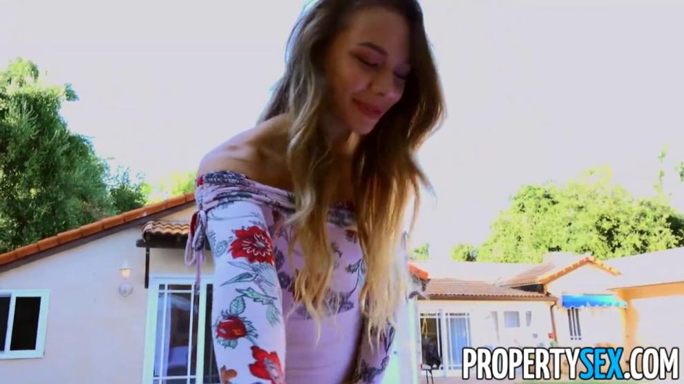 Propertysex Hot Real Estate Agent Thanks Client With Blowjob And Sex