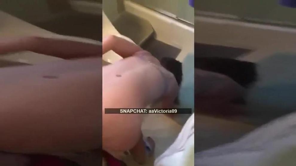 Horny Teen Girl Caught Having Sex With Stranger On Snapchat Porn Videos 5451